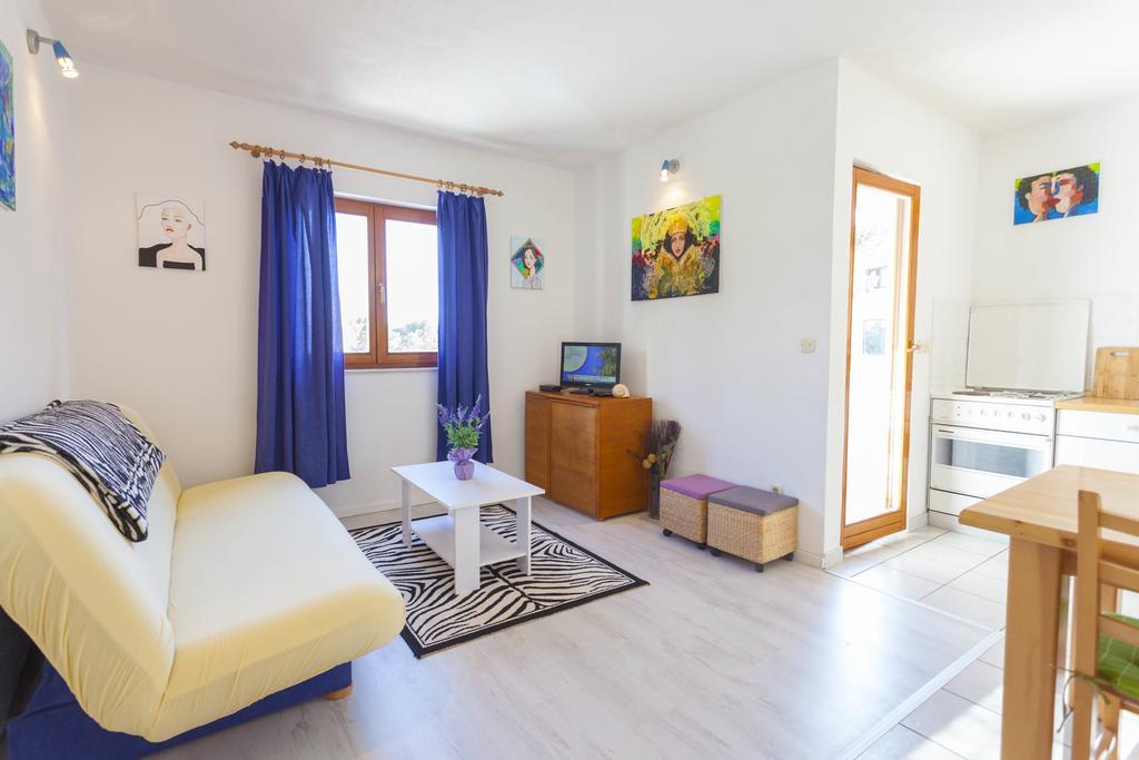 Meri Apartments - Puharic Makarska Ruang foto