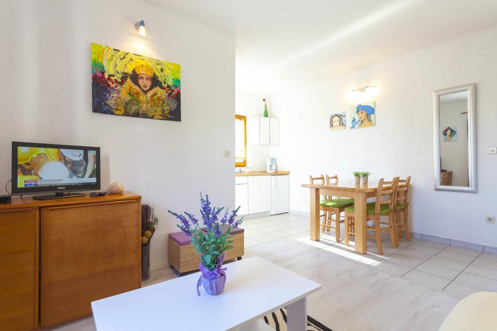 Meri Apartments - Puharic Makarska Ruang foto