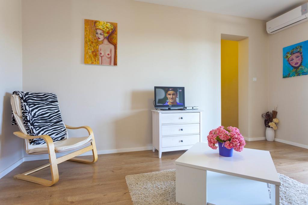 Meri Apartments - Puharic Makarska Ruang foto