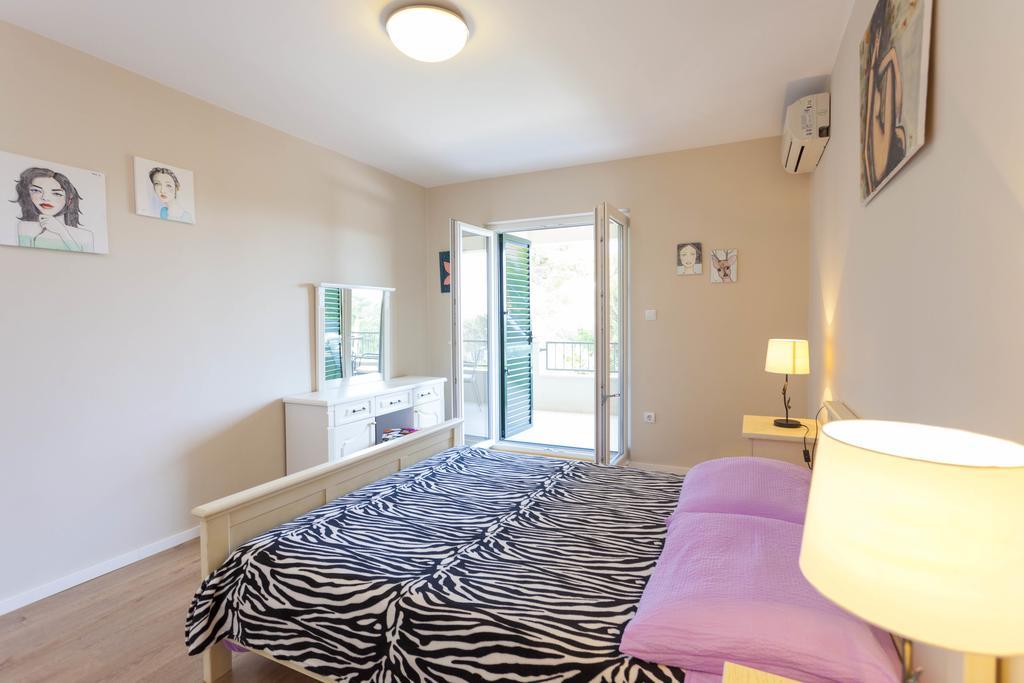 Meri Apartments - Puharic Makarska Bagian luar foto