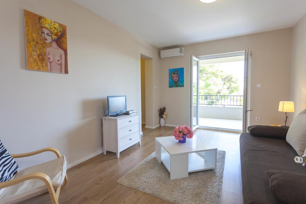 Meri Apartments - Puharic Makarska Ruang foto