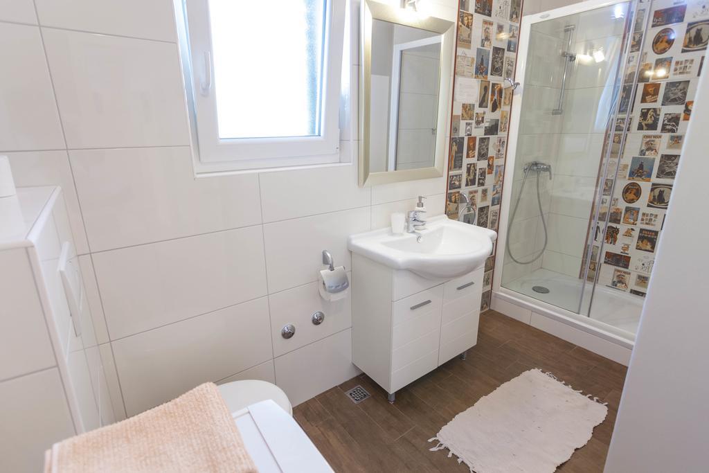 Meri Apartments - Puharic Makarska Bagian luar foto