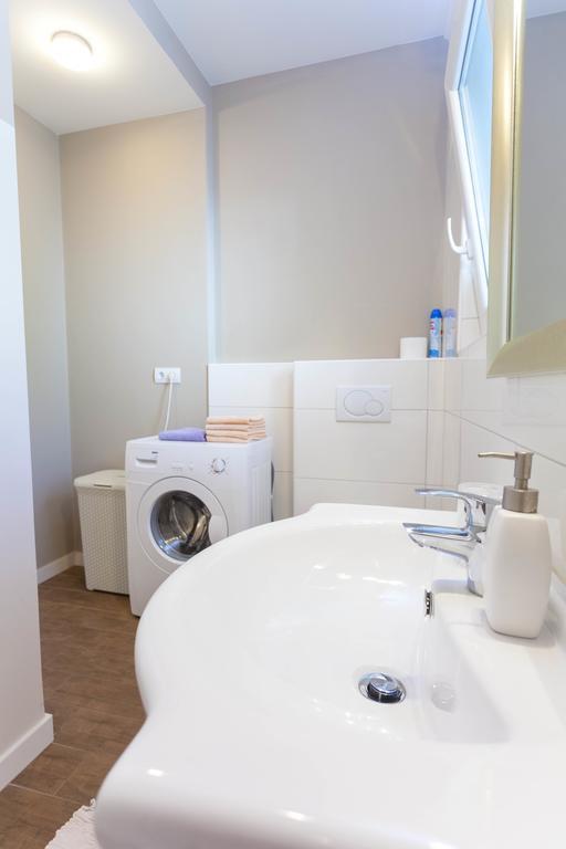 Meri Apartments - Puharic Makarska Bagian luar foto