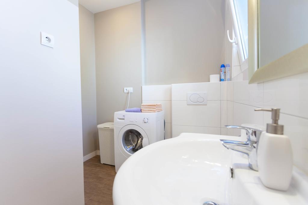 Meri Apartments - Puharic Makarska Ruang foto