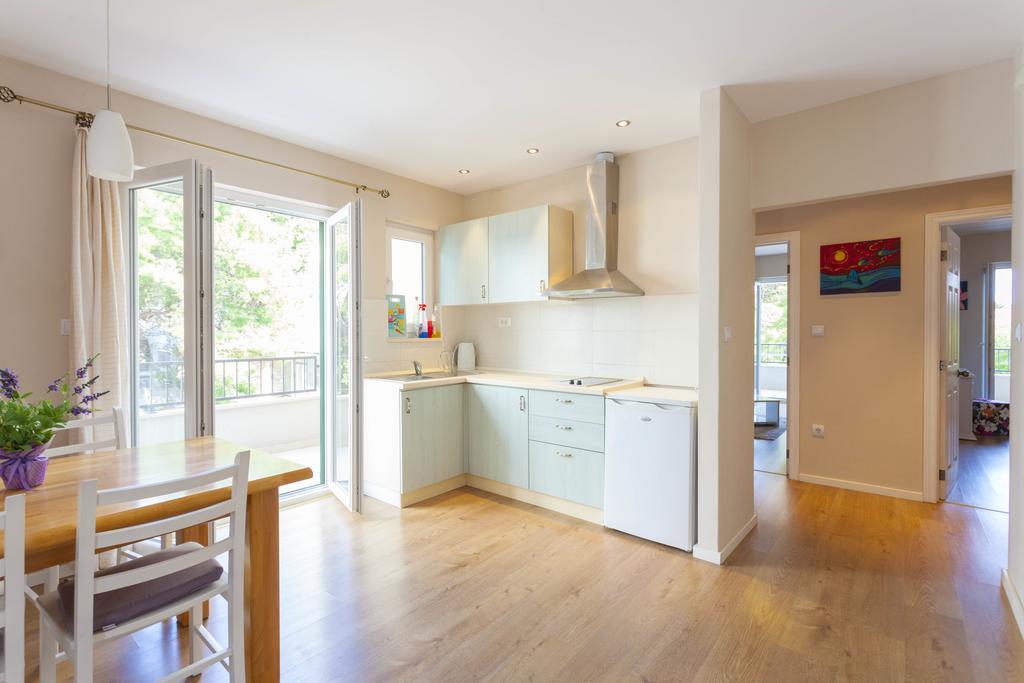 Meri Apartments - Puharic Makarska Bagian luar foto