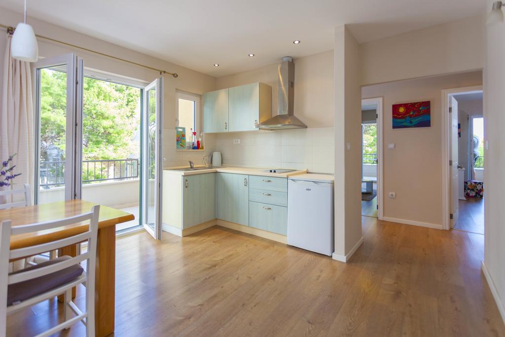 Meri Apartments - Puharic Makarska Bagian luar foto